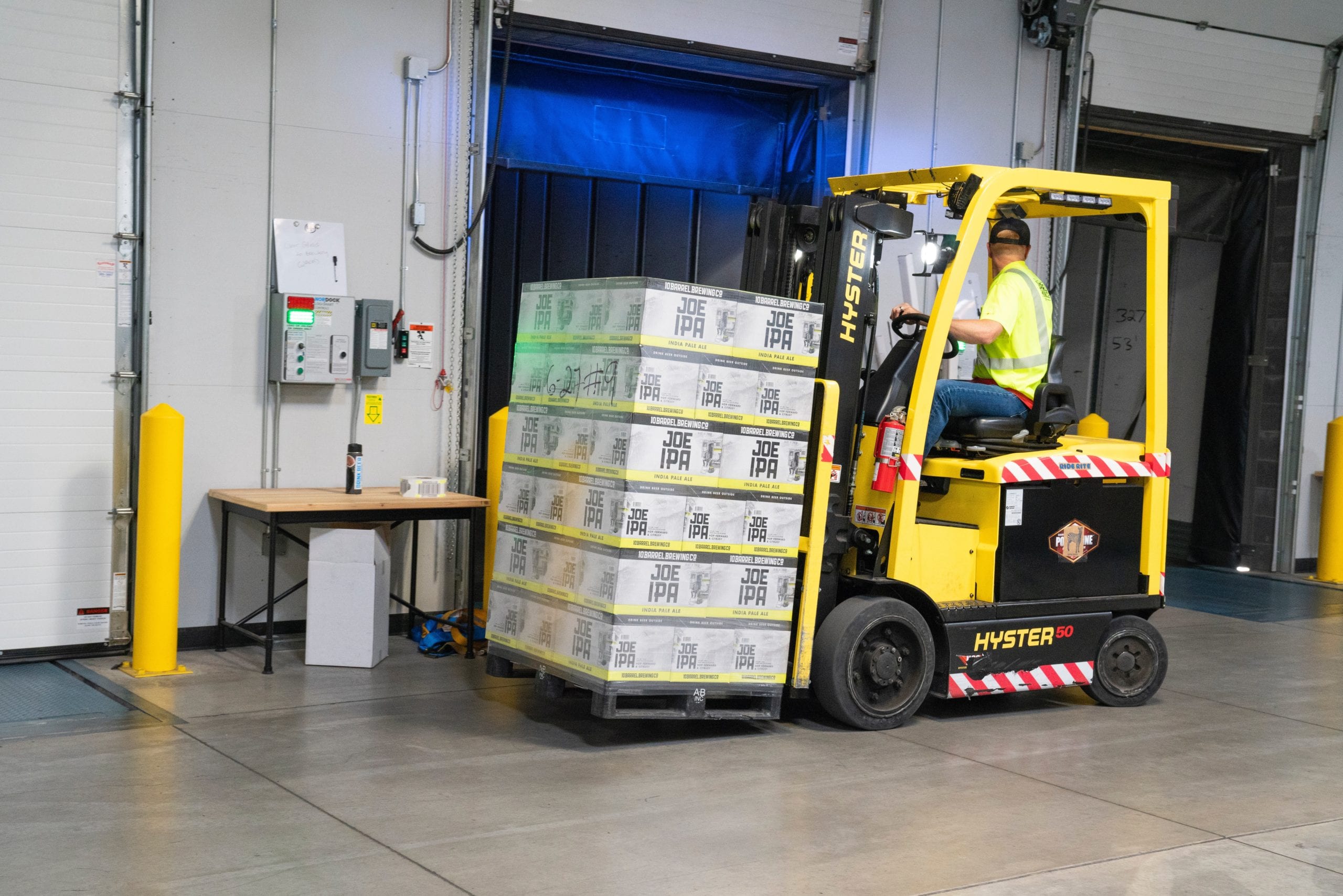 As a business, you must take into consideration the ways to improve your warehouse staff’s productivity. Click to read more.